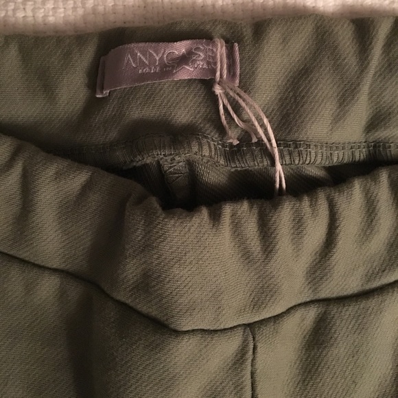 Green pull on leggings. Size medium - Picture 3 of 3